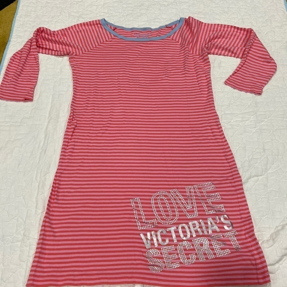 VICTORIA’S SECRET vintage nightshirt. Size medium